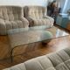 Table basse vintage design italien verre courbé et travertin