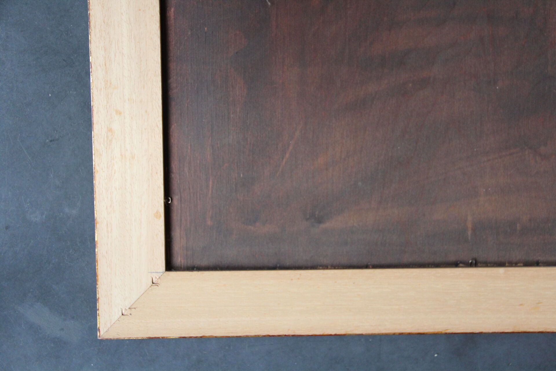 Golden wooden frame with glass 61x83