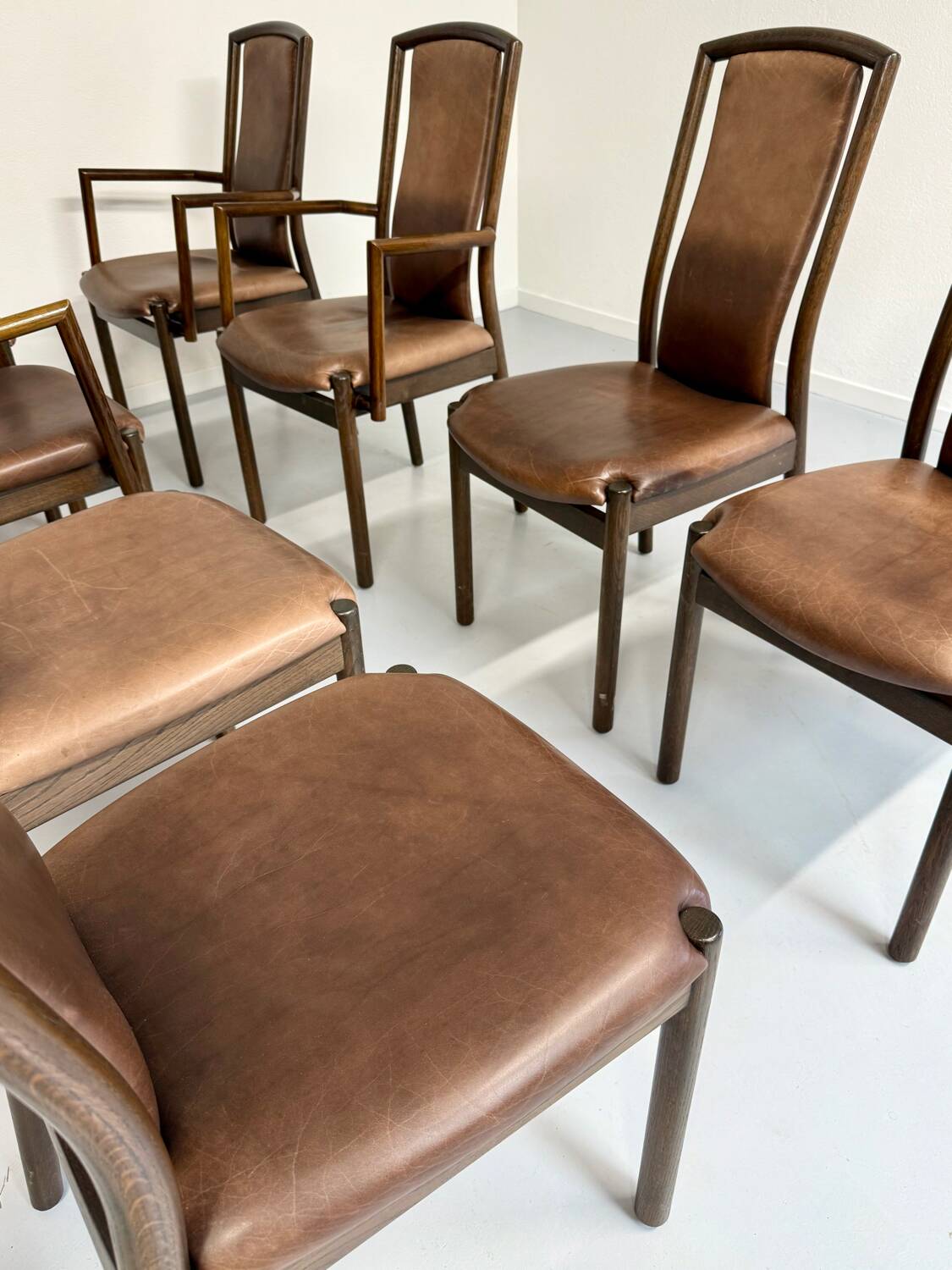 Set of 8 wooden and thick leather armchairs, Girsberger design, 80s