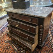 Miniature commode