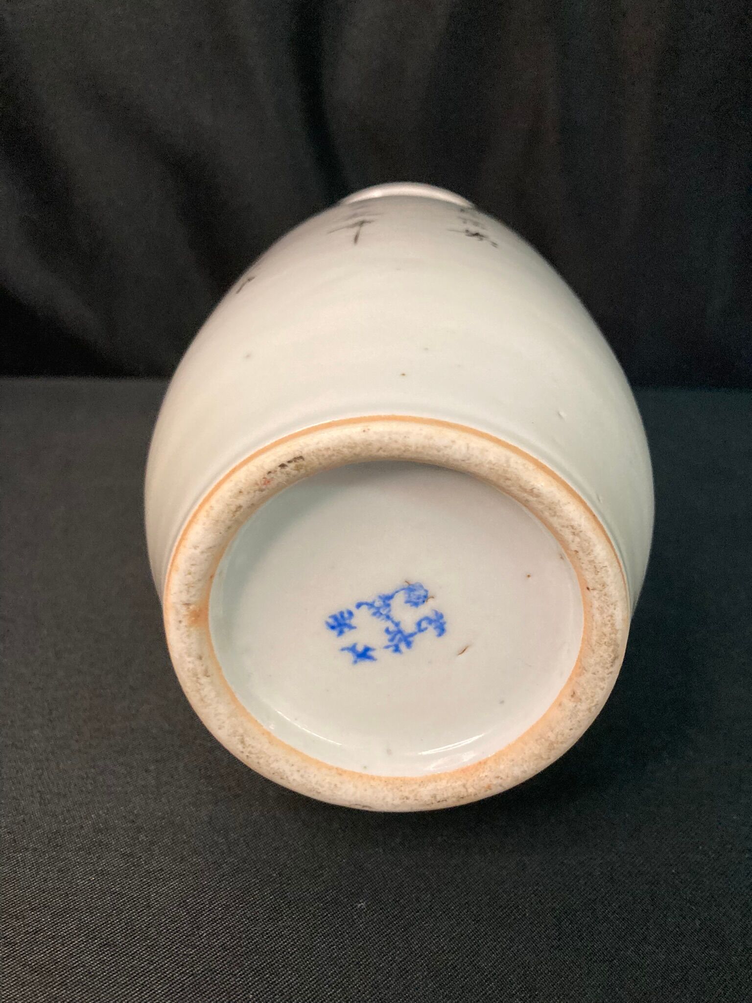 Grey peony porcelain vase signed early 20th century, China