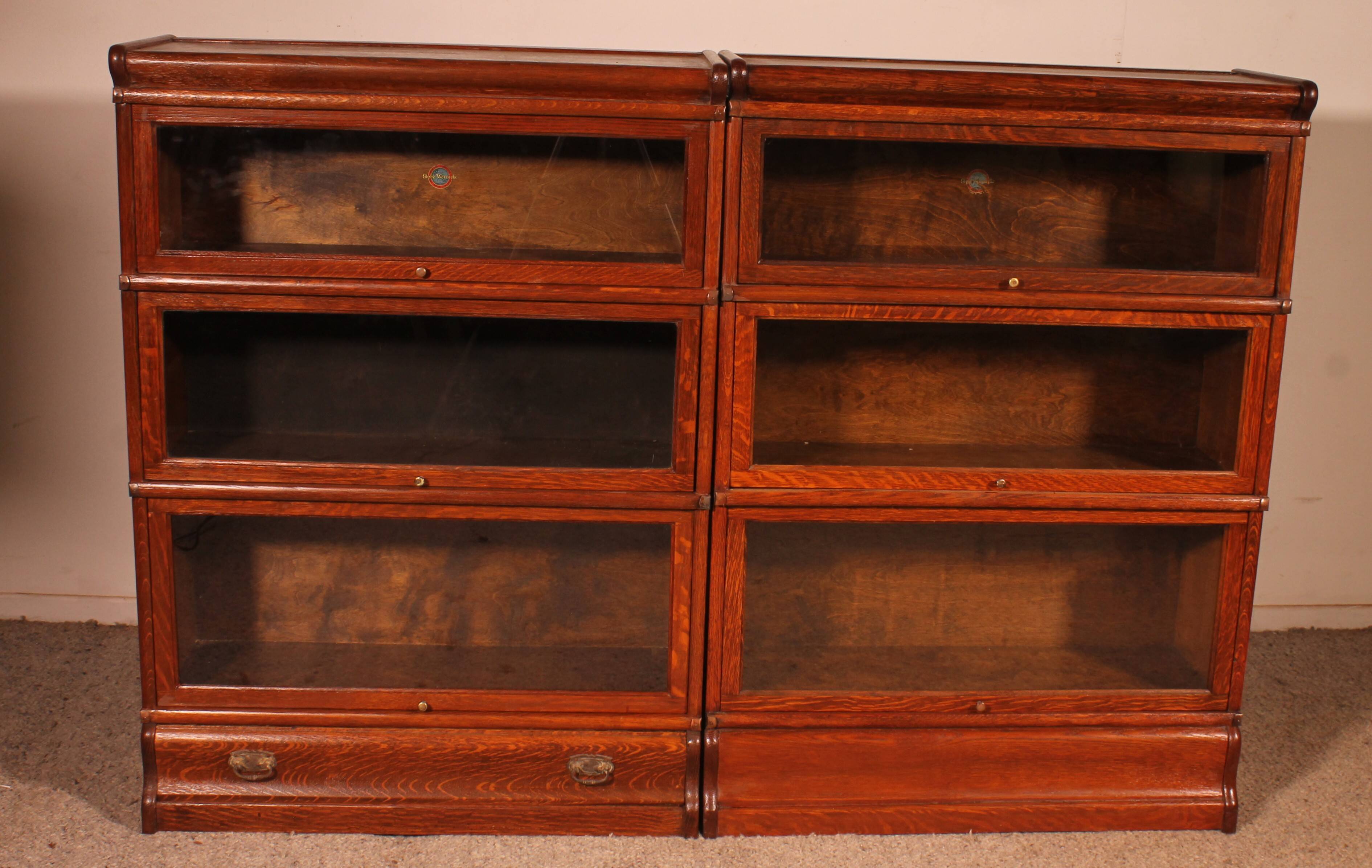 pair of Globe Wernicke London bookcases in oak circa 1900
