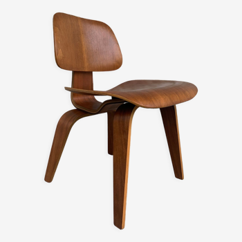 Charles & Ray Eames walnut DCW chair for Herman Miller 1950