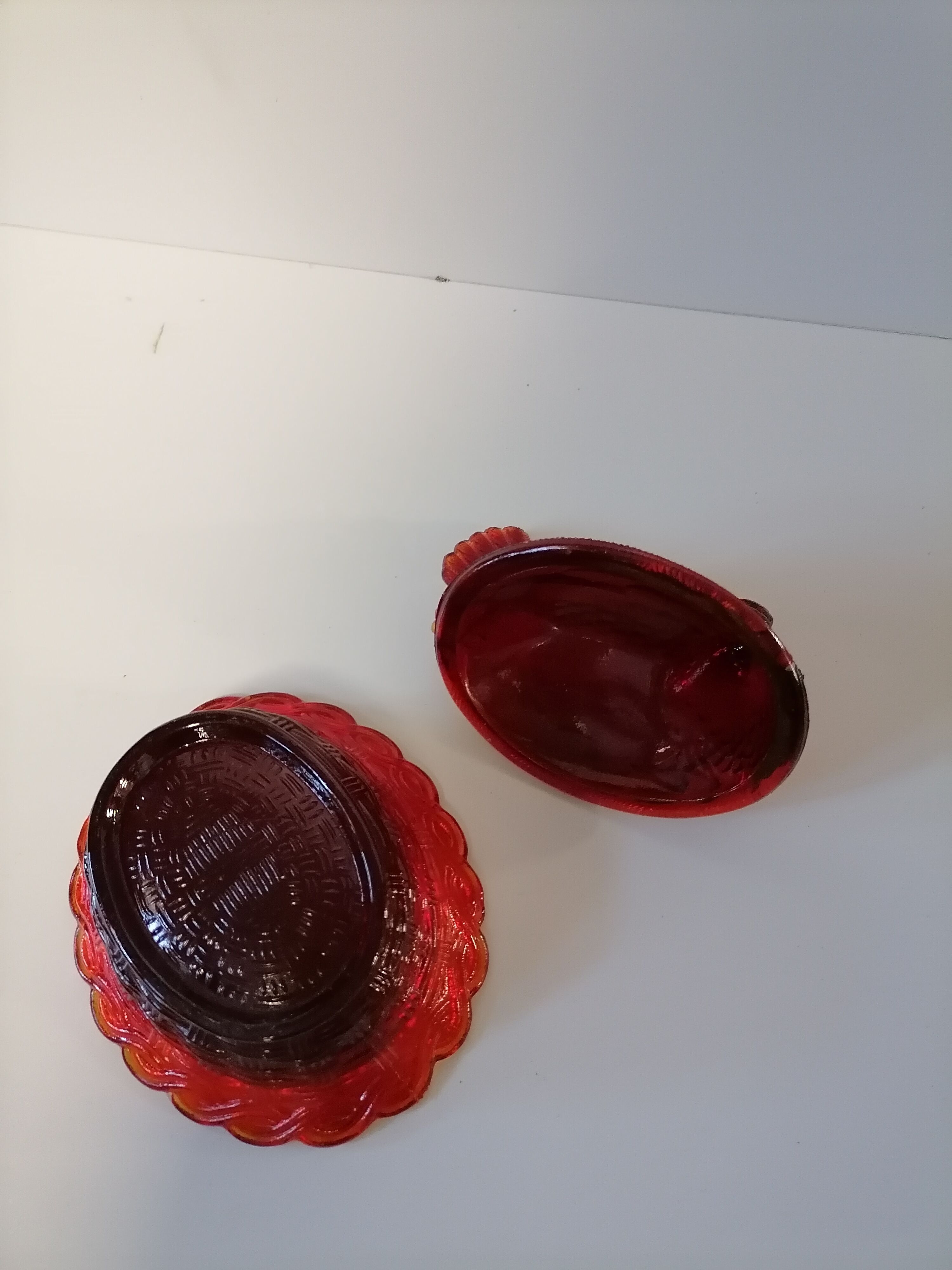 Poule en verre orangé sucrier