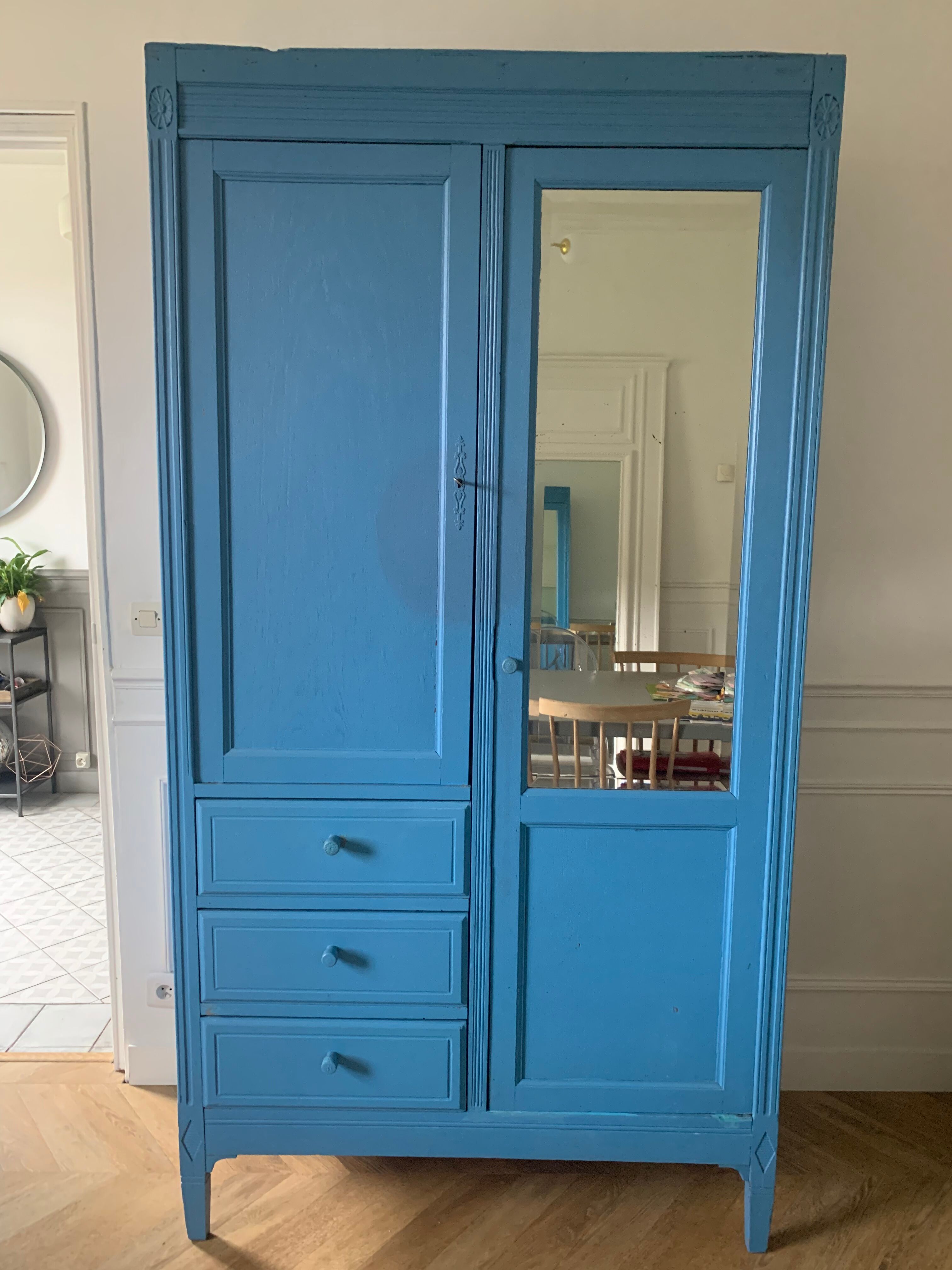 Vintage parisian cabinet