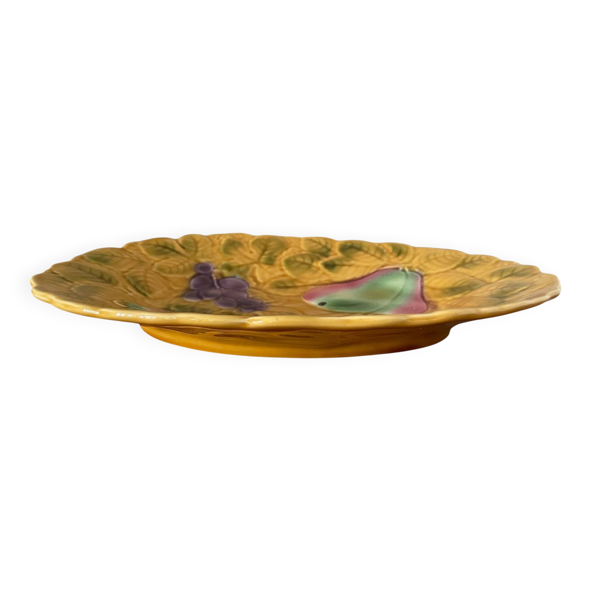 Antique oval dish in Sarreguemines majolica.