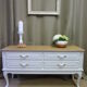 Commode basse meuble TV rangements relooké gris claire et bois naturel