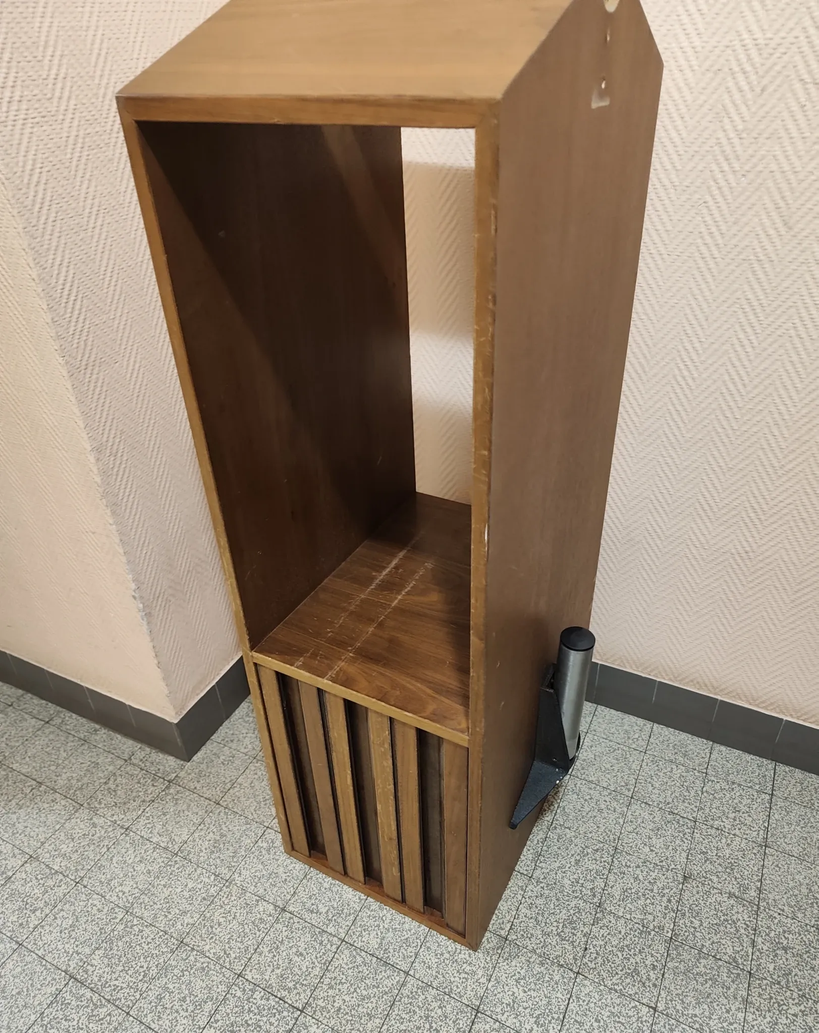 Bureau Ostwaldo borsani T95 tecno