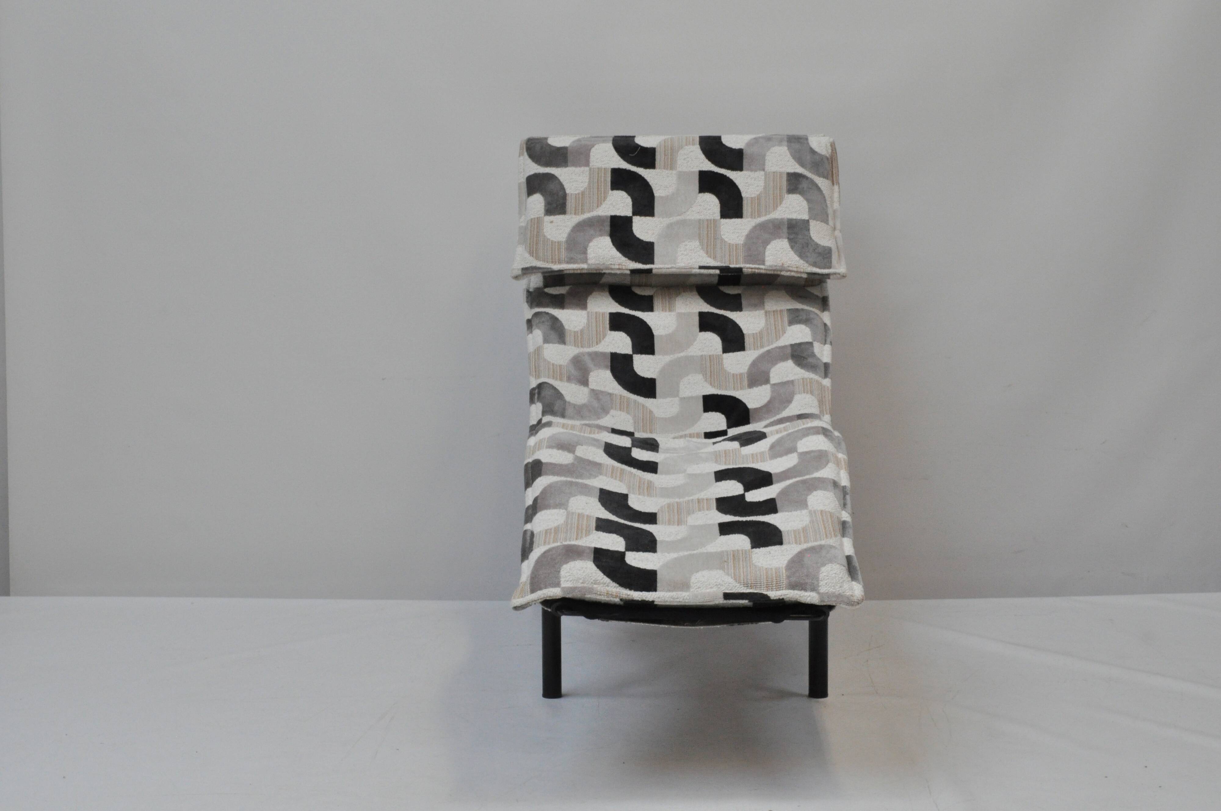 Chaise Longue Sculpturale ‘Skye’ par Torbjörn Björklund, années 1980 – Rembourrée à neuf.