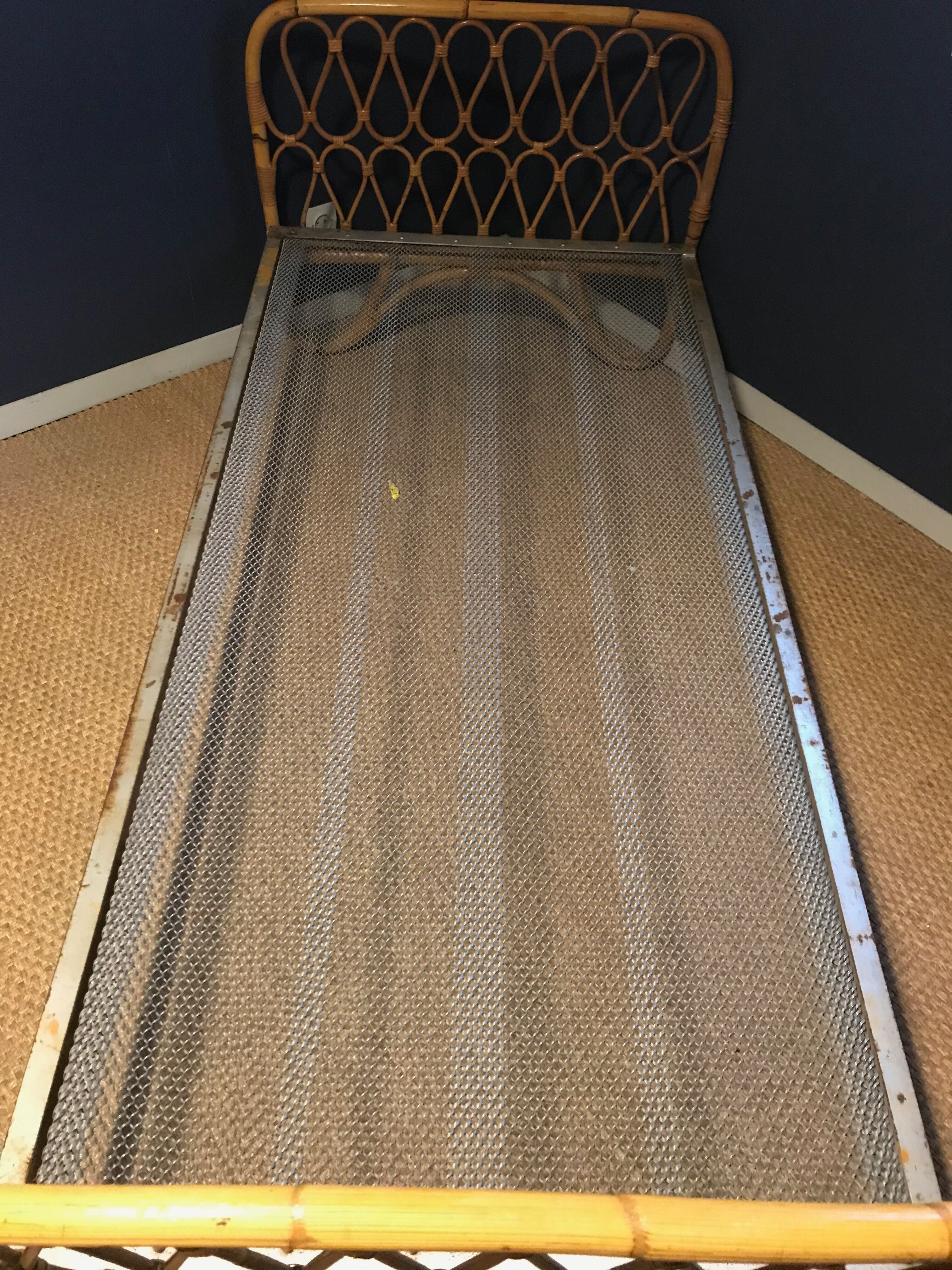 Vintage rattan daybed