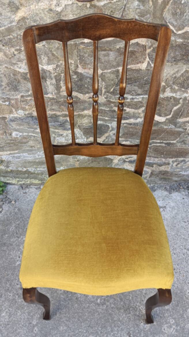 Paire de chaises 1900  bois & velours ocre doré — charme bourgeois