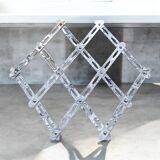 Accordion metal trivet