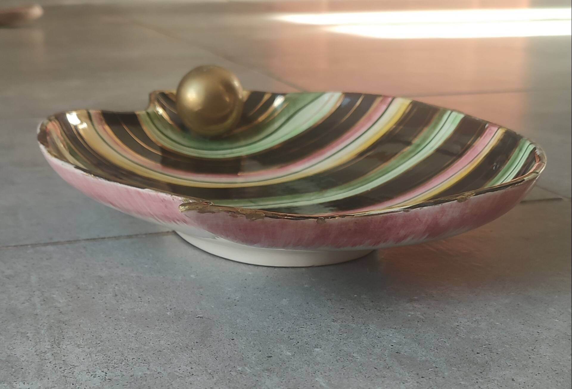 Vintage ceramic plate Hubert Bequet Quaregnon gold - No. 477