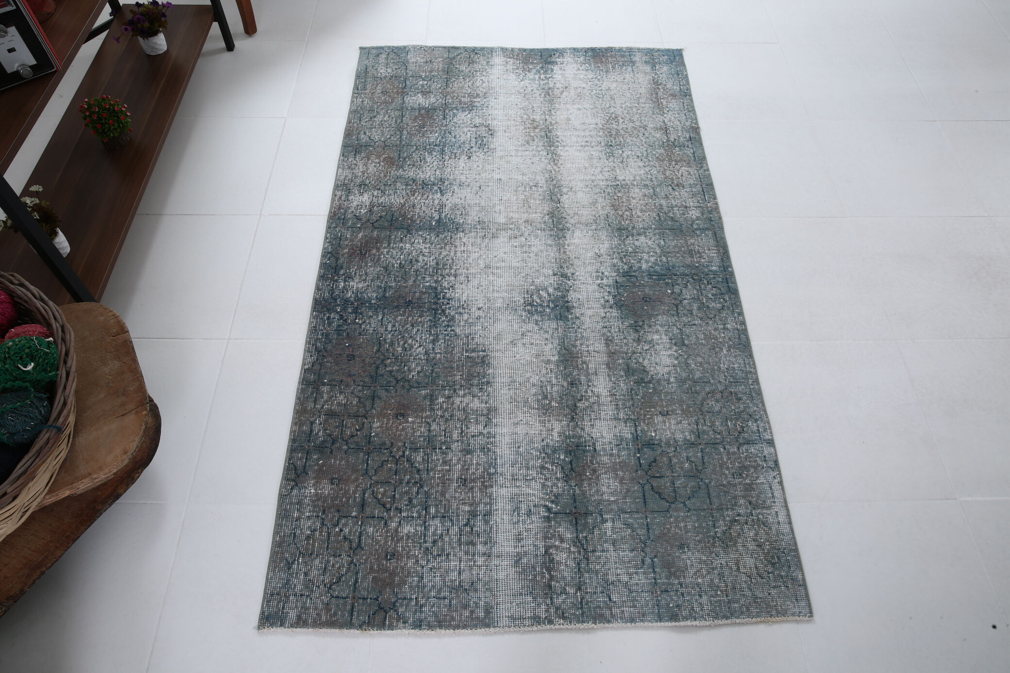 Wool turkish rug, 179x106 cm