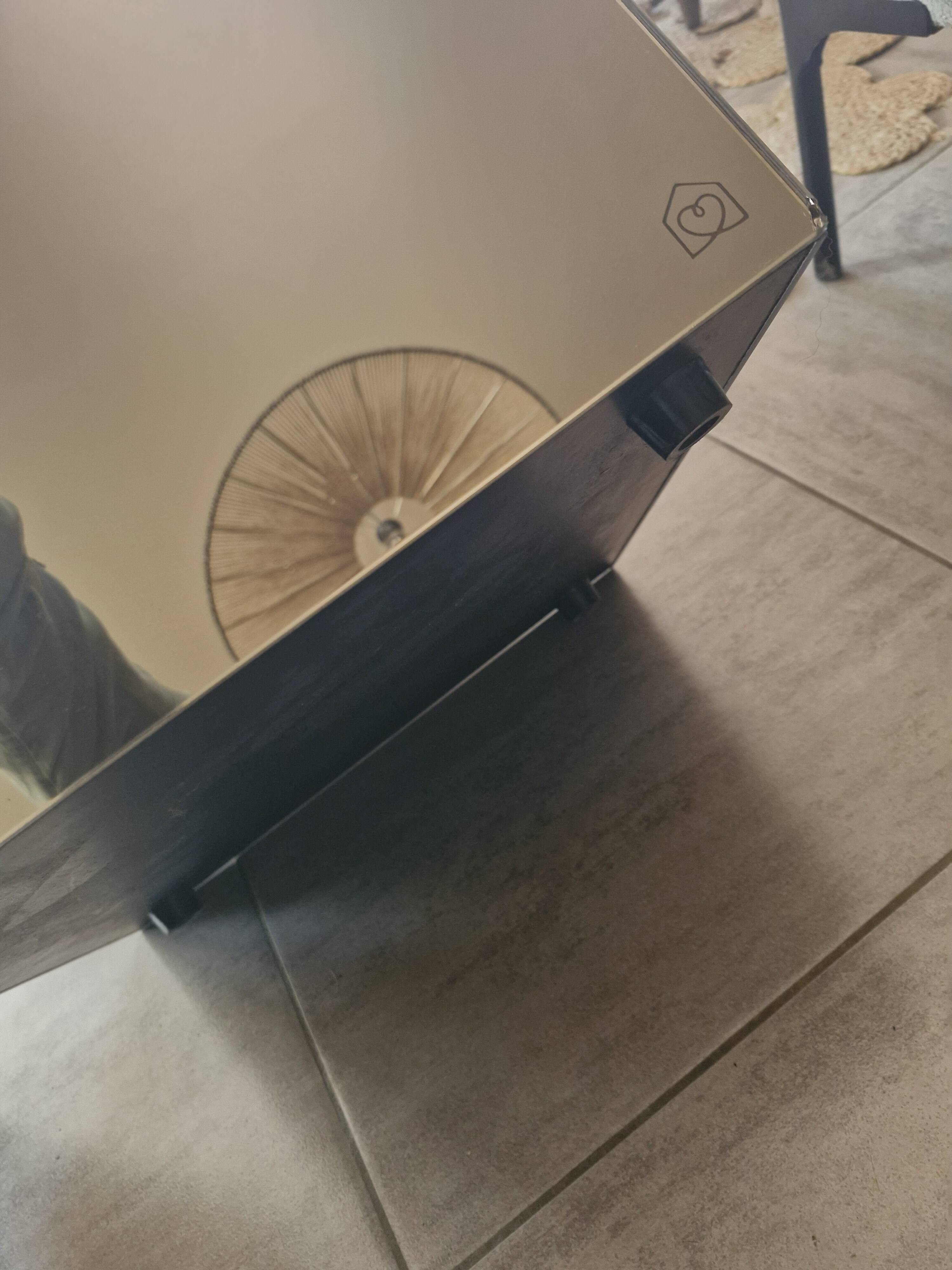 Pair of amber mirror cubes