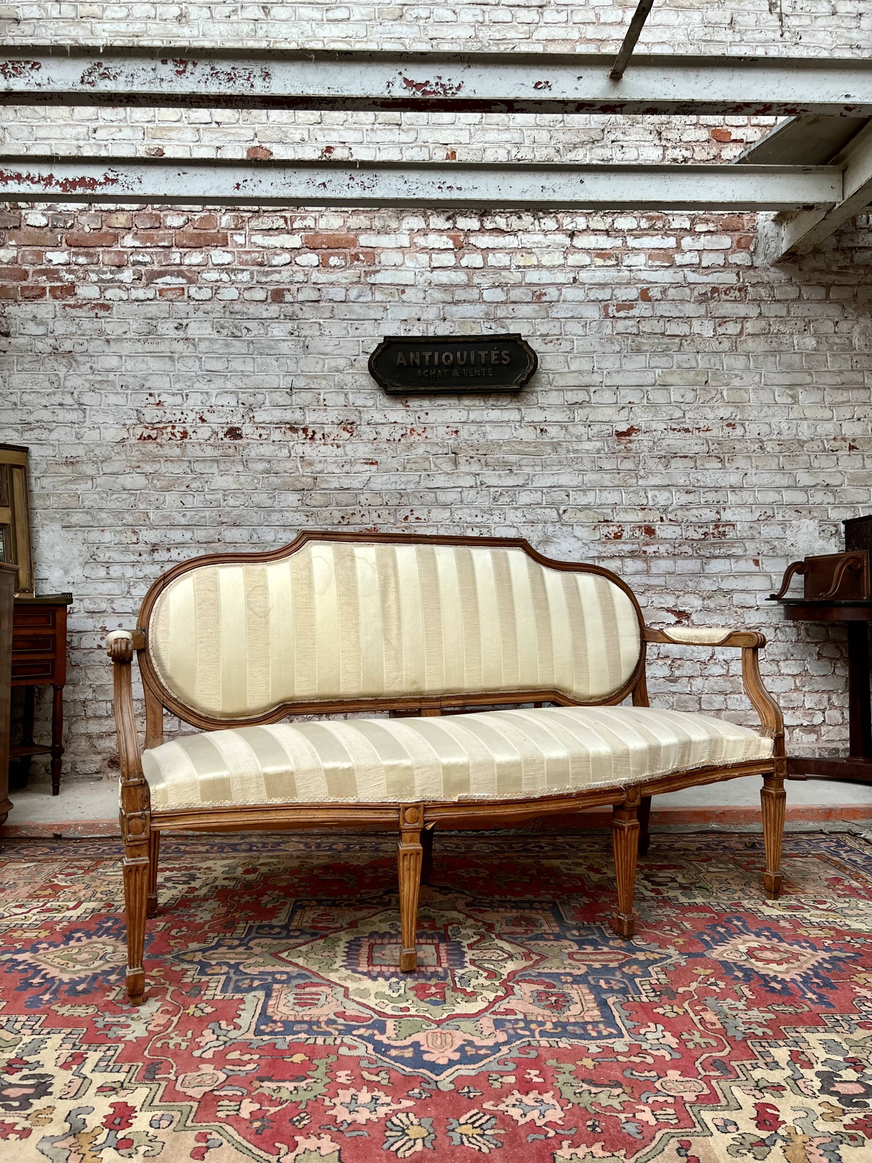 Natural wood sofa Louis XVI XVIII century