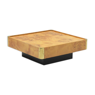 Coffee table & cigar box in burlwood & golden messing box, Italy