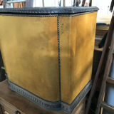 Ancien coffre en bois et velours jaune