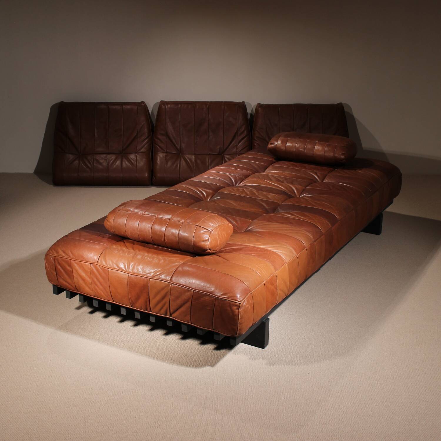 Lit de jour 'DS-80' en cuir patchwork cognac par De Sede, Suisse