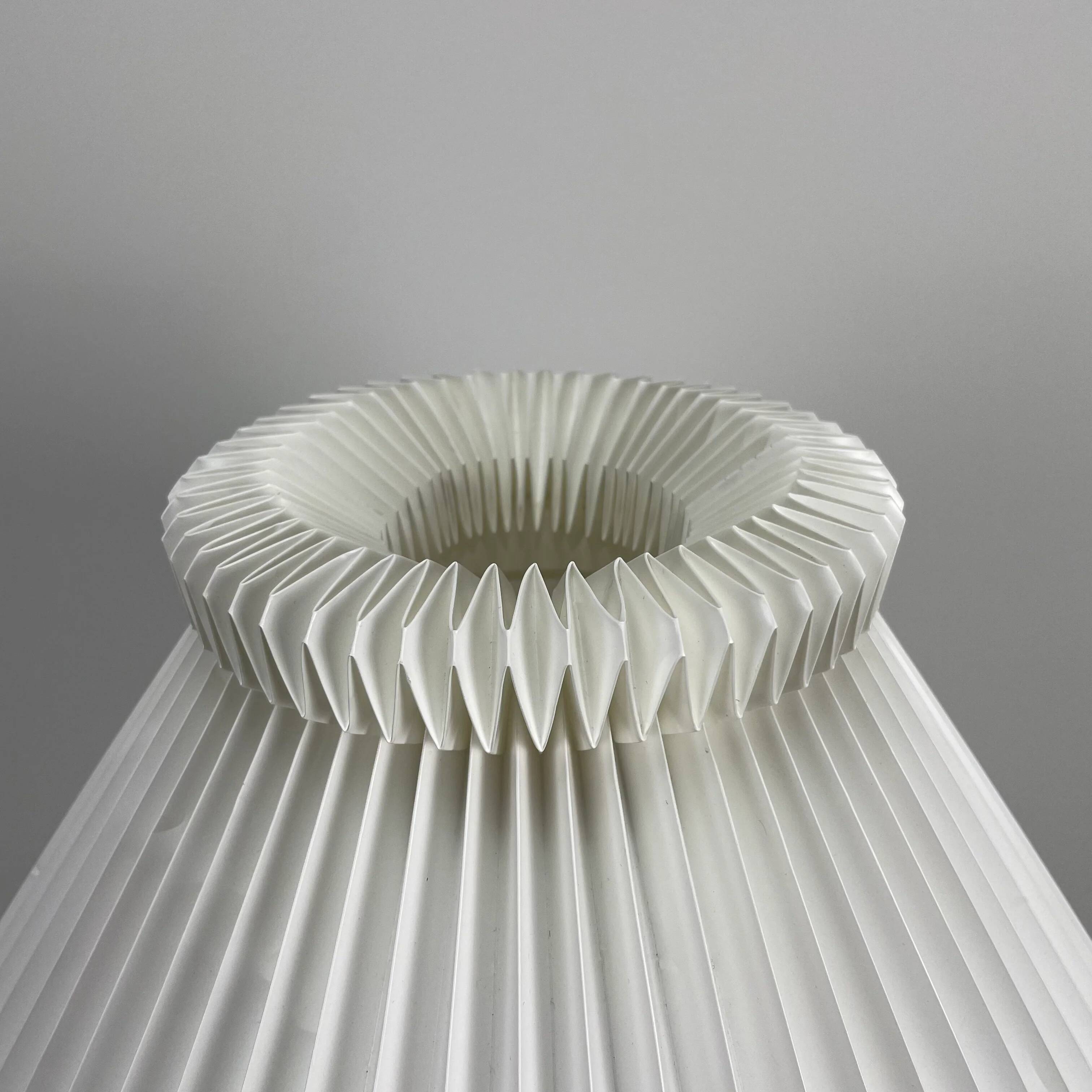 Table lamp Le Klint model 305 by Christian Hvidt 1970