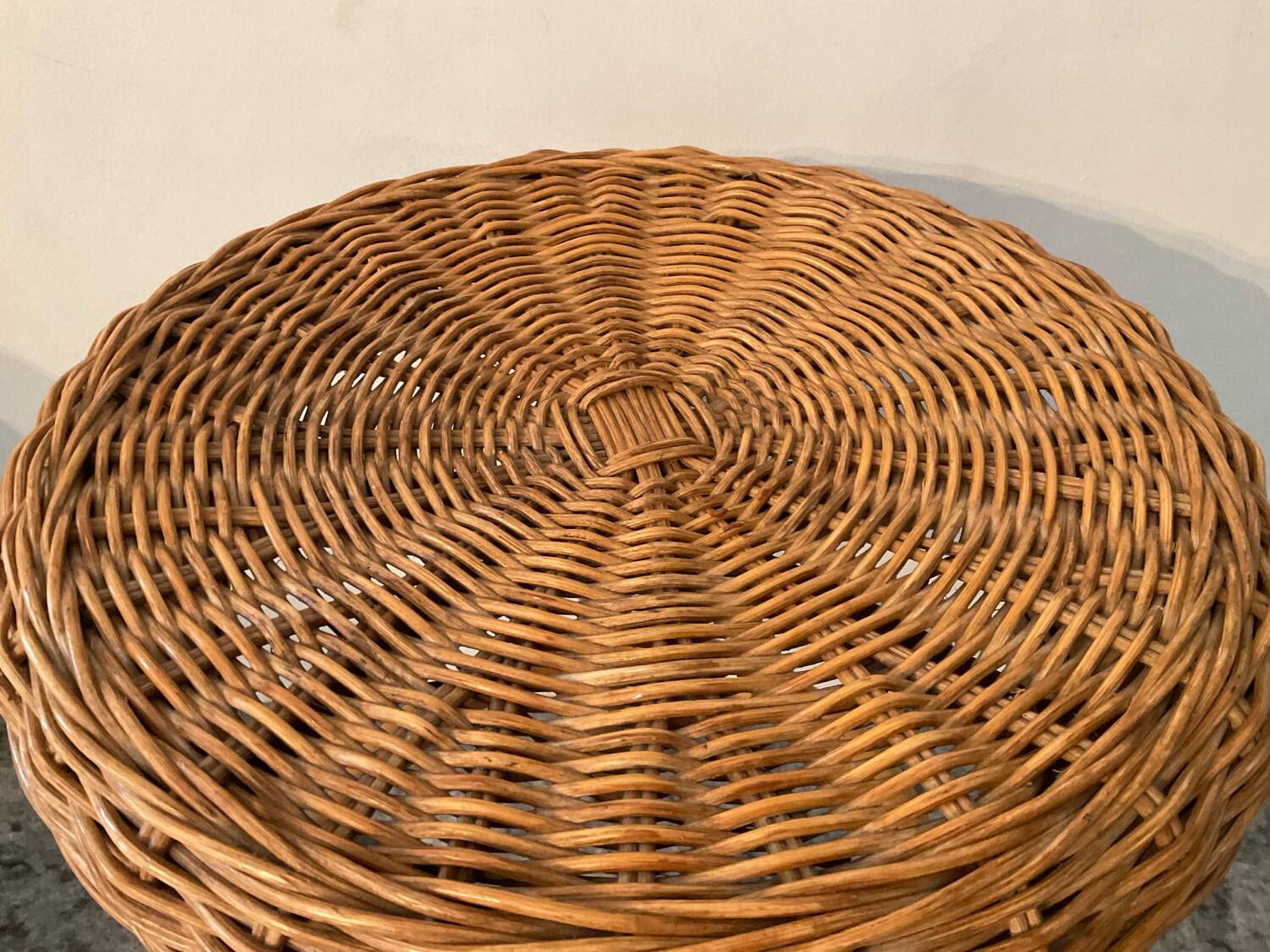 Vintage stool in rattan and woven wicker