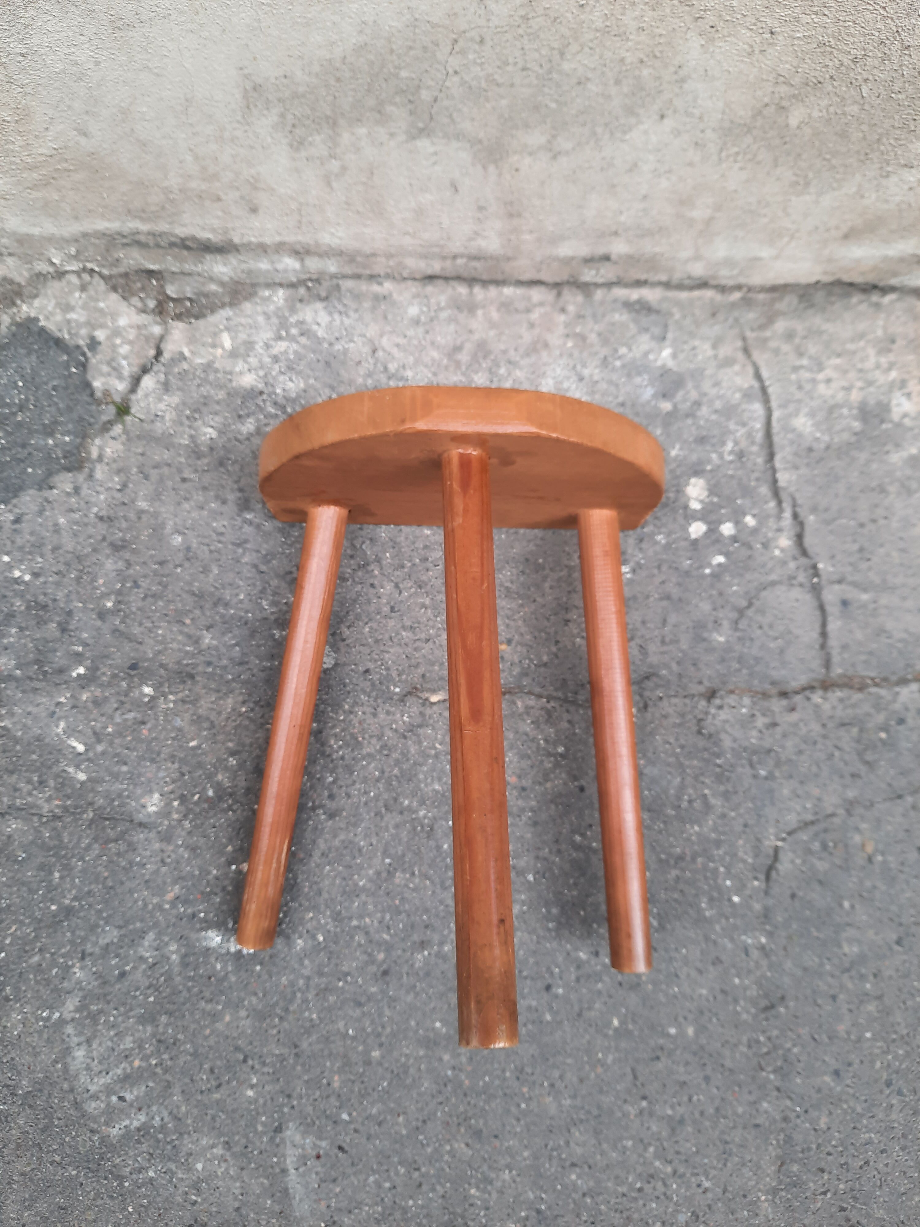 Tripod stool
