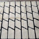 Handmade pure wool rug, size 140 x 260 cm.