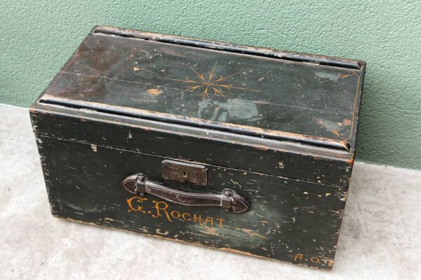 Ancienne malle de voyage en bois