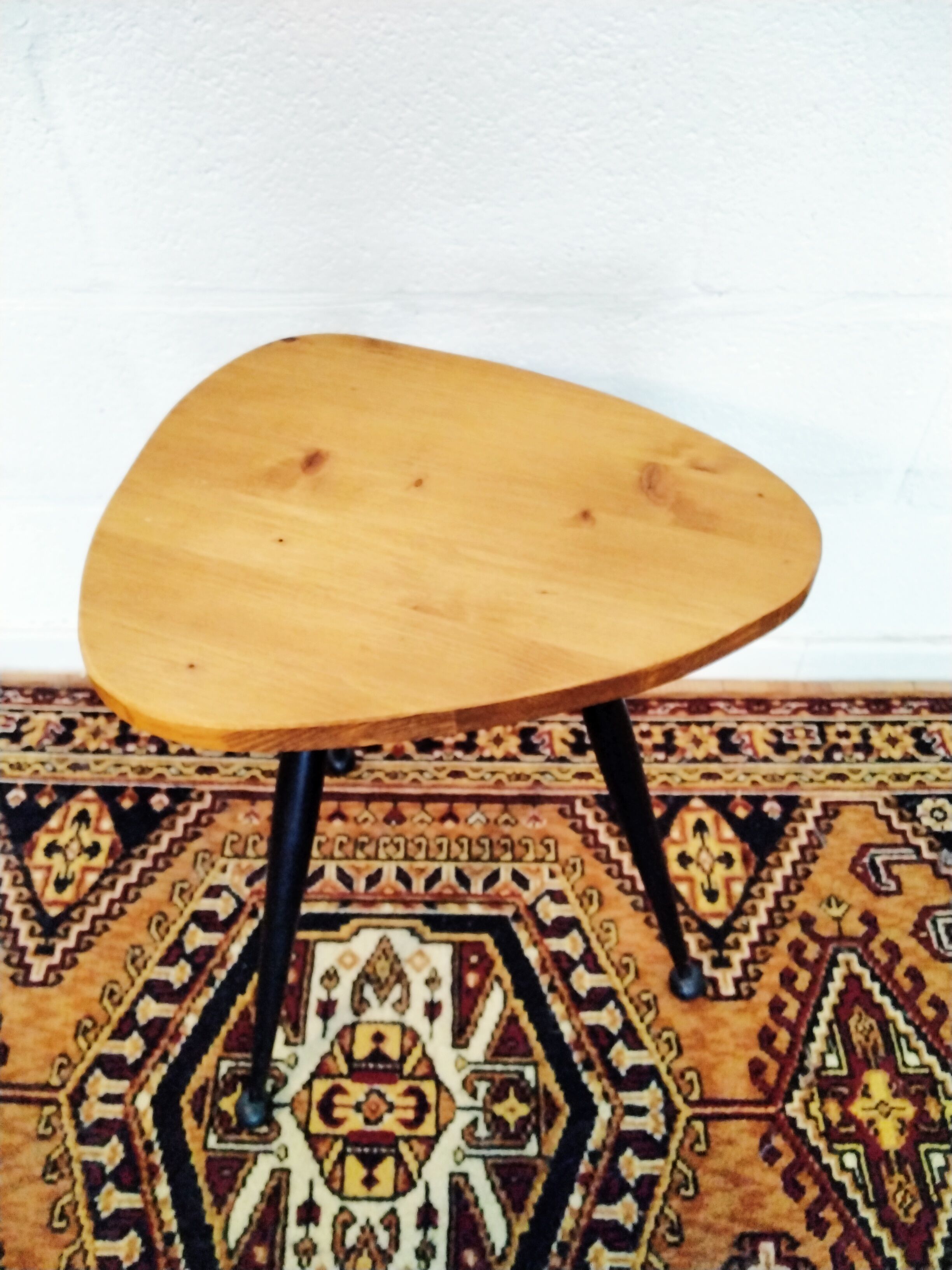 Bean-shaped tripod-shaped healing