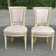 2 chaises Louis XVI en bois beige rembourrées