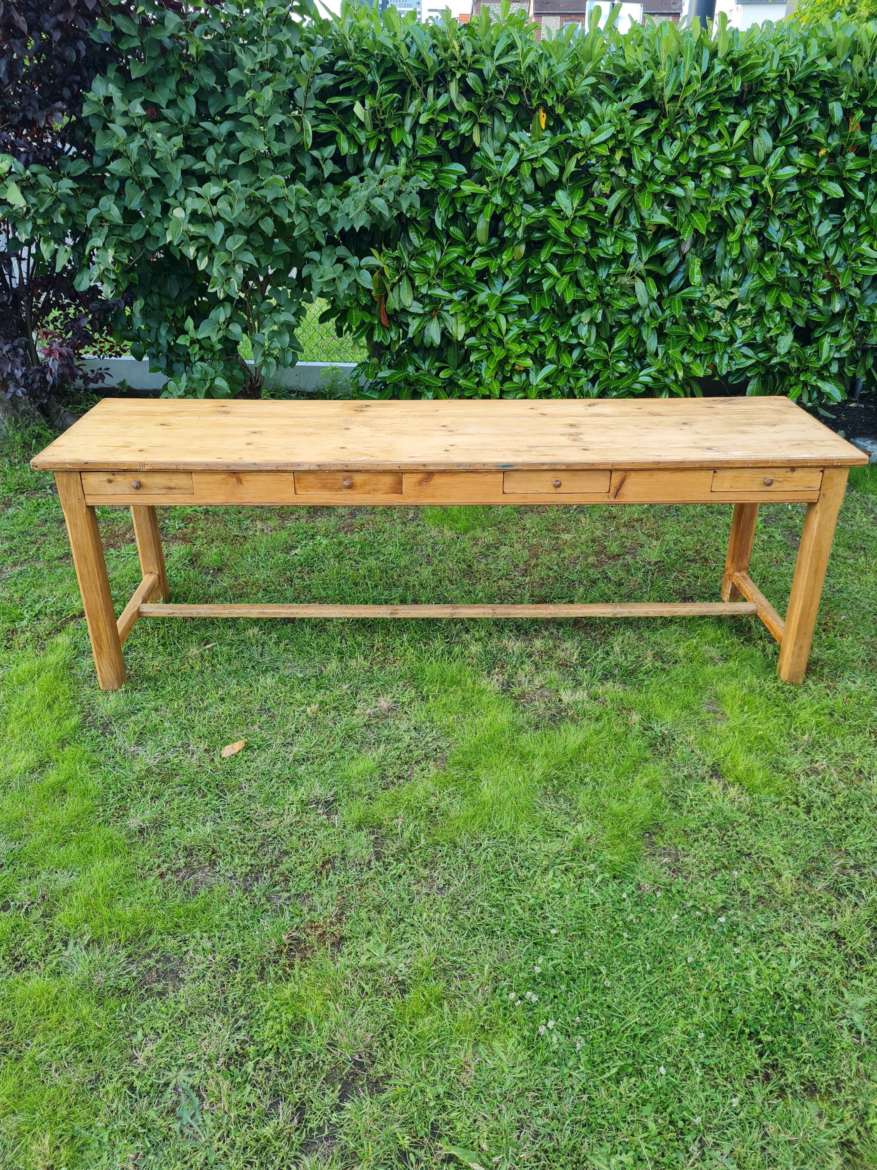 Farm table