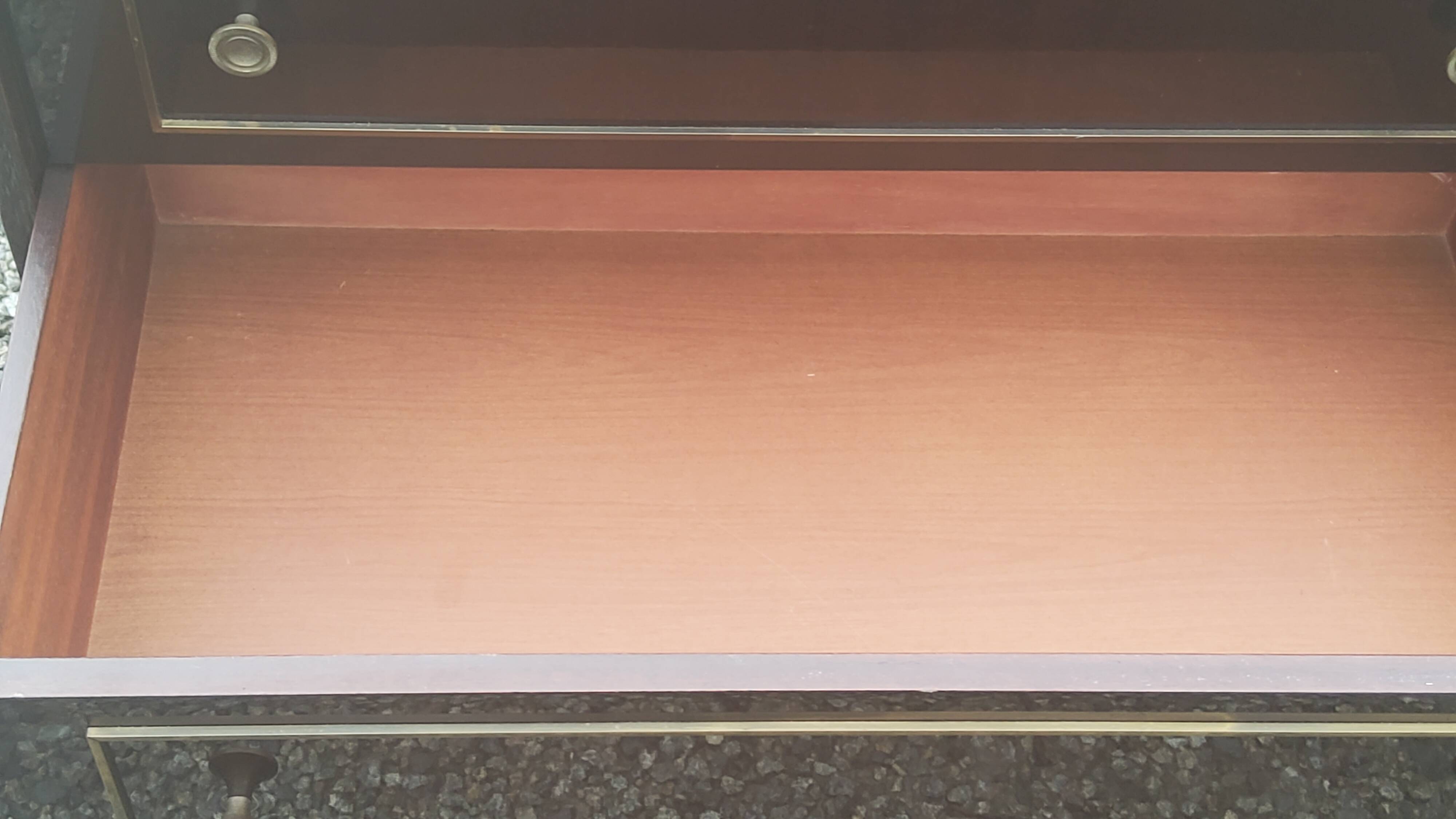 Vintage 3-drawer chest of drawers in dark varnished mahogany and brass from the 1960s