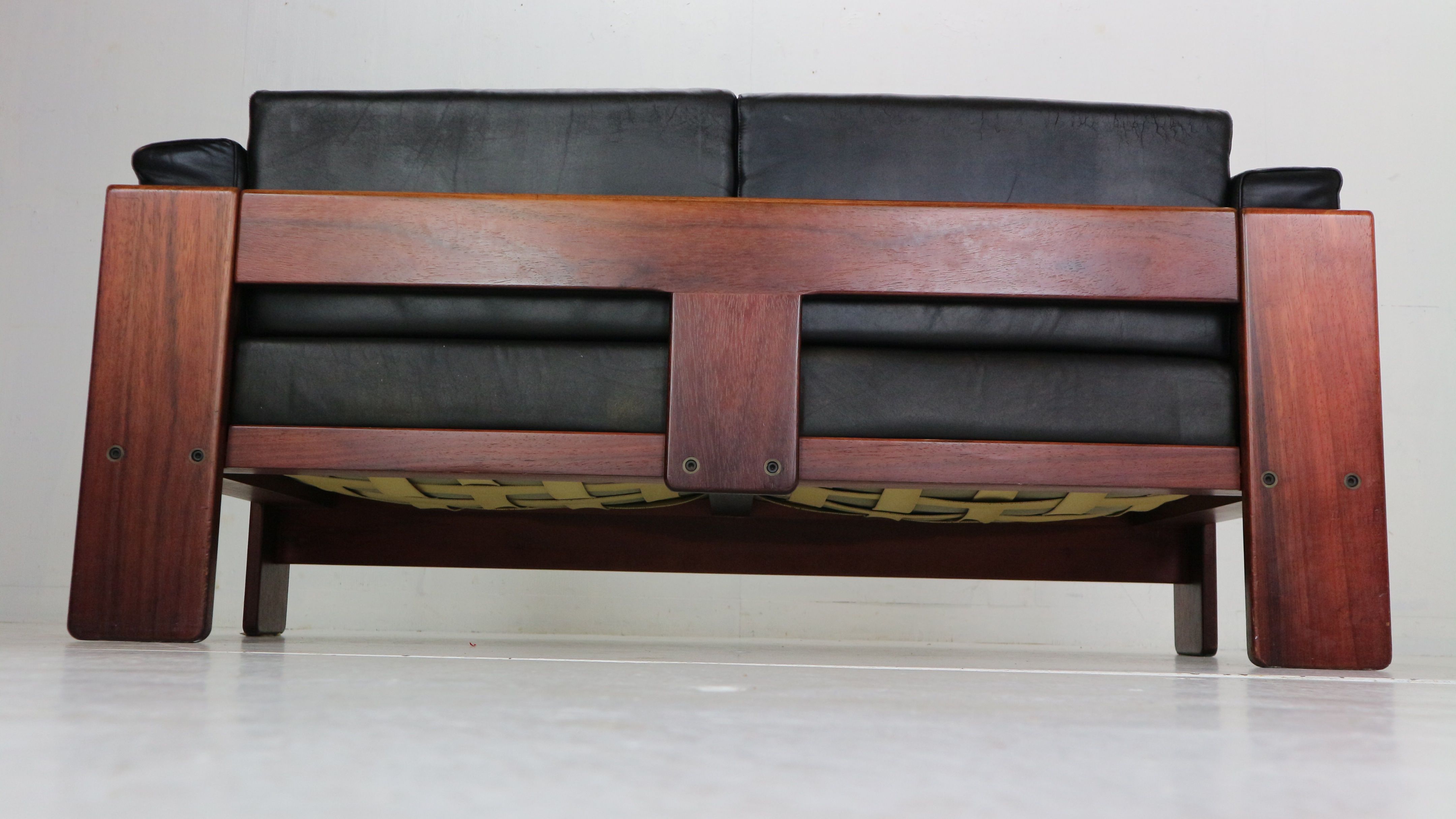 Tobia Scarpa black leather "Bastiano" 2-seater sofa for Knoll, 1960s, Italy