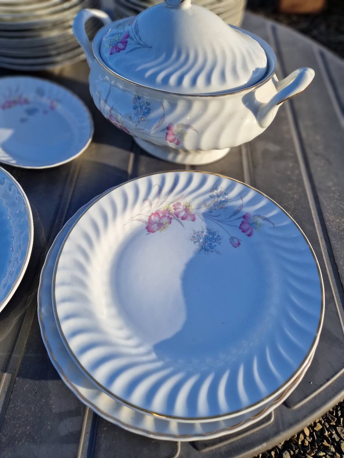 Apulum 54-piece porcelain dinnerware set