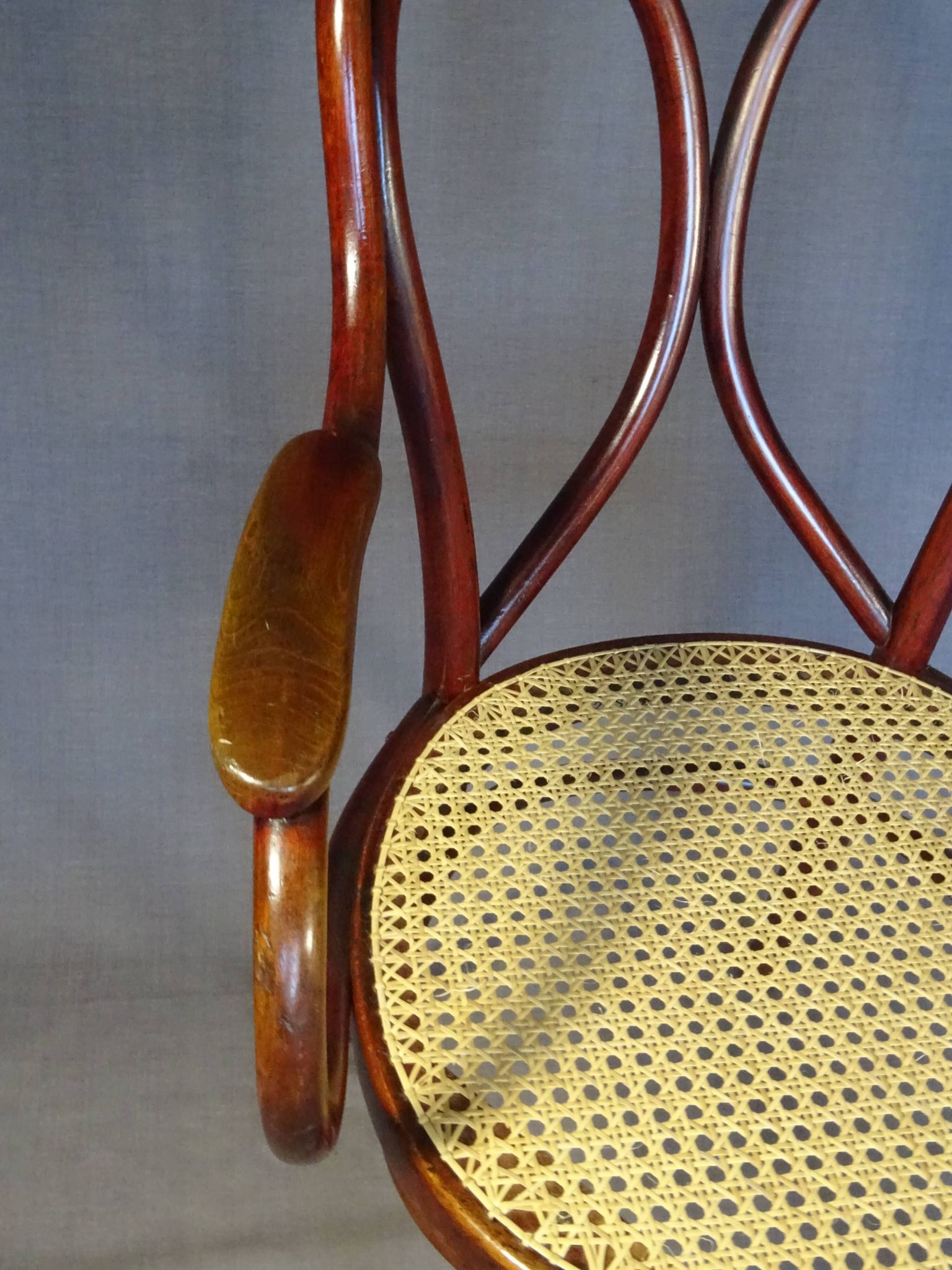 Thonet Armchair No. 19, new caned, ready to serve - Around 1905 -