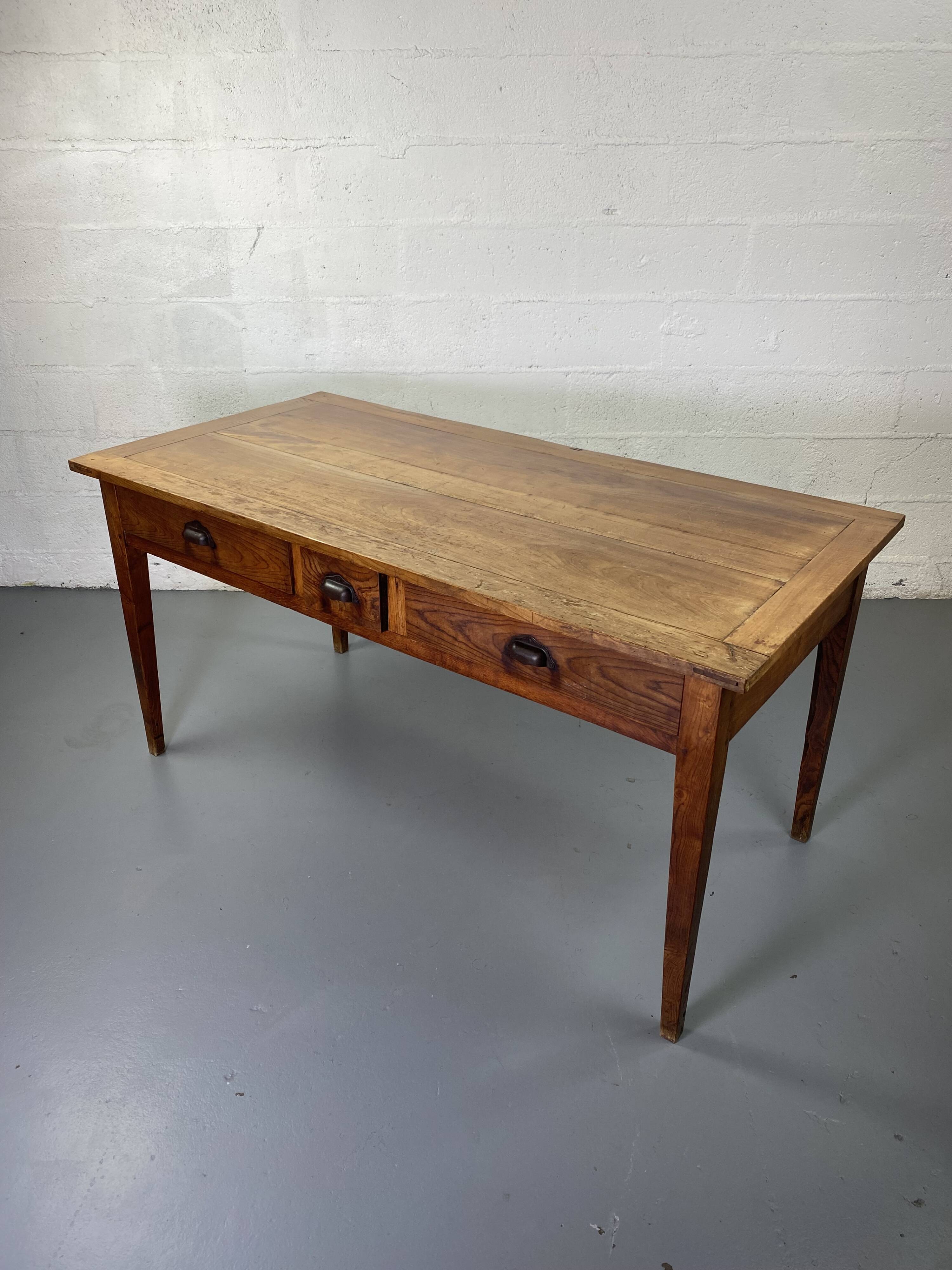 Table de Ferme Vintage en Bois Massif