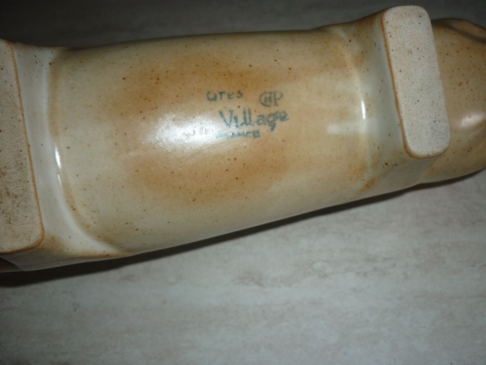 CNP Village sandstone pig