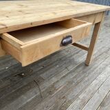 Farm table