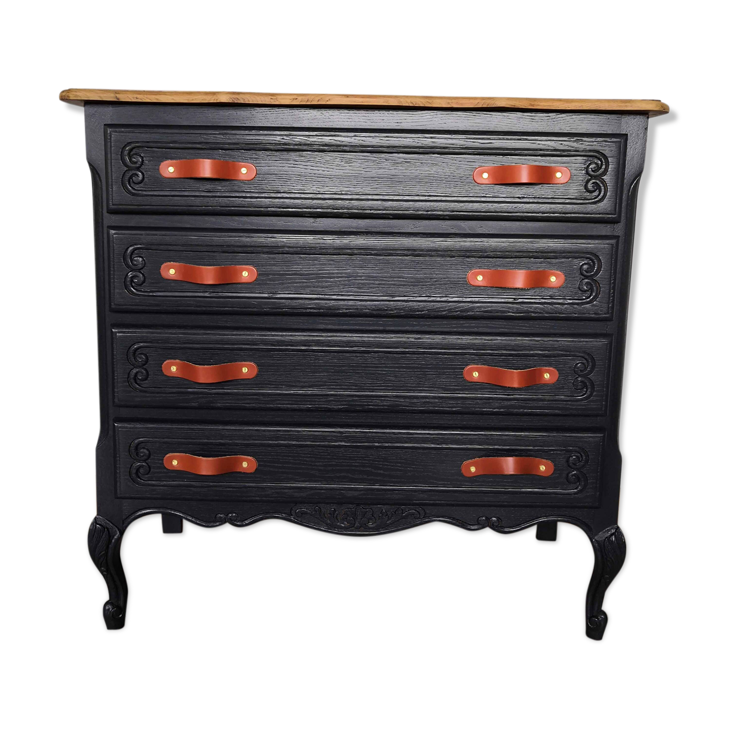 Oak chest of drawers