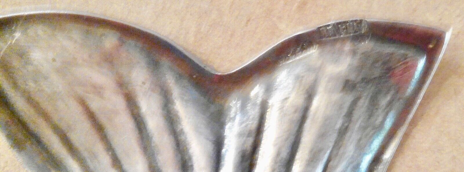 Middle of the table, ashtray in silver metal Valenti made in Spain