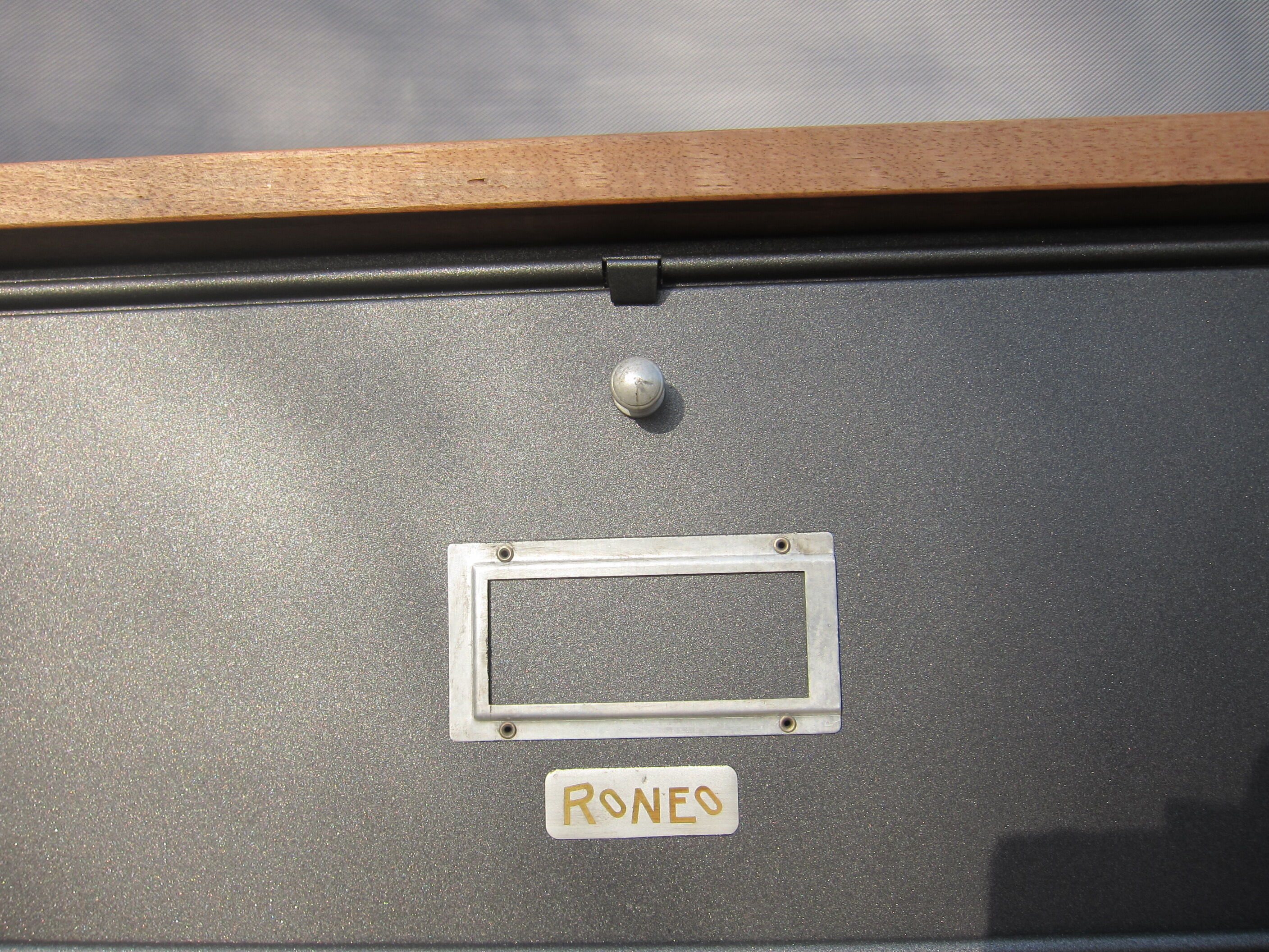 Valves roneo tray black walnut furniture