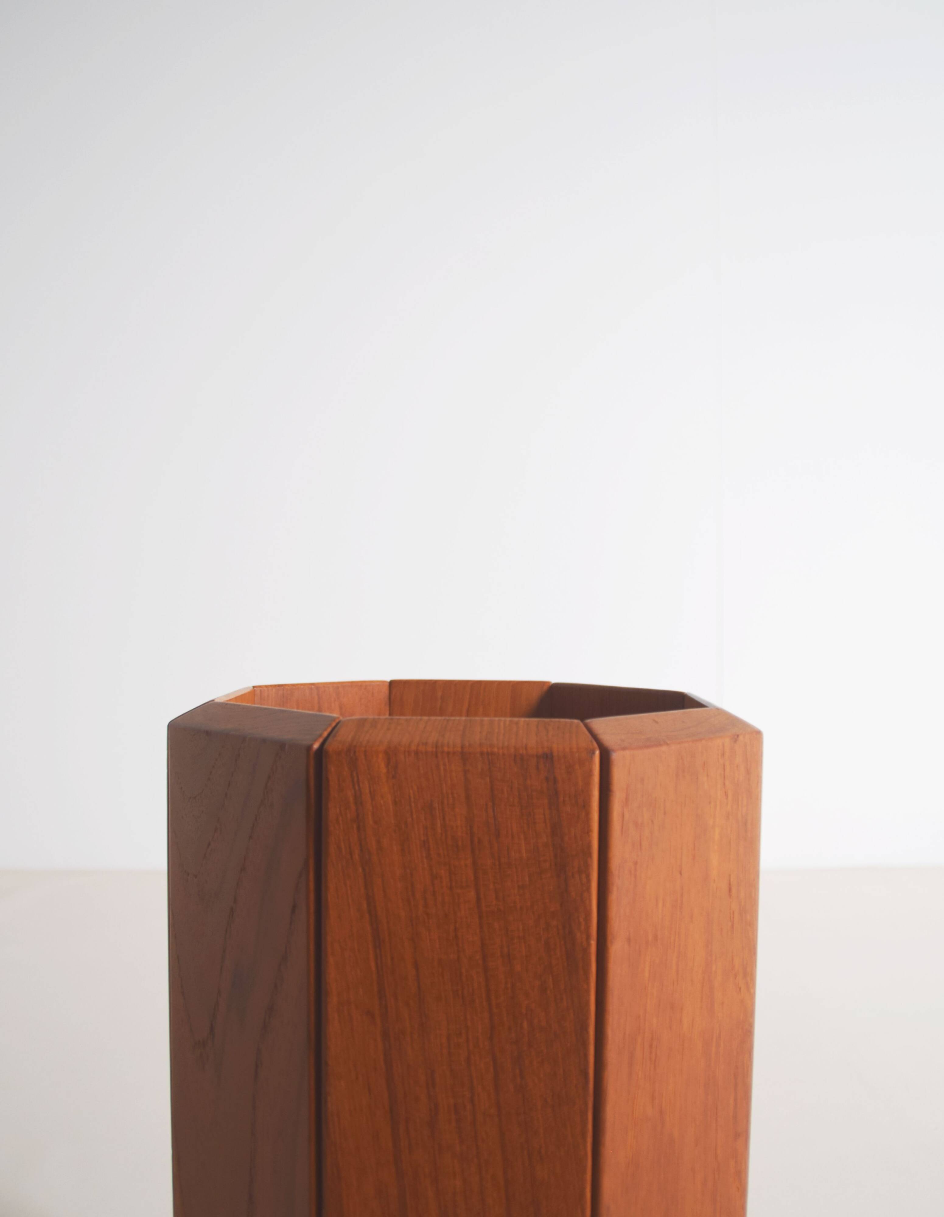 Danish umbrella stand VM110 by Kai Kristiansen for Vilbjerg Møbelfabrik