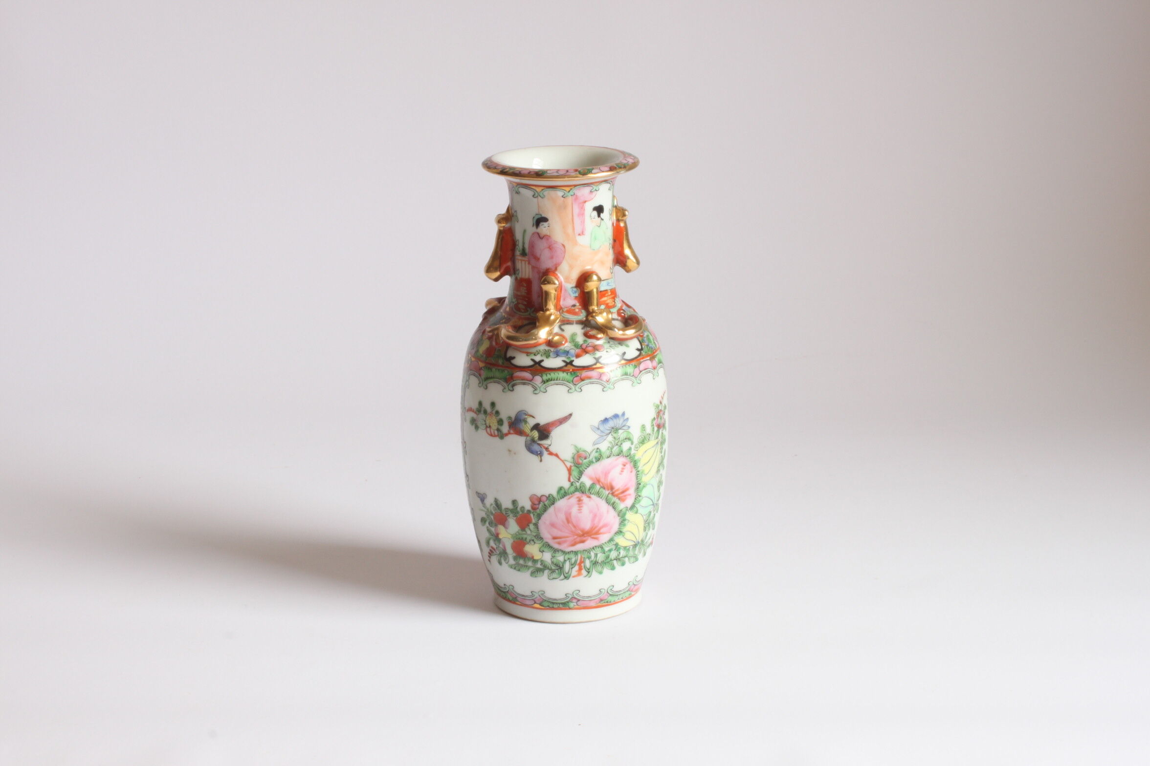 Chinese Canton rose medallion vase, 19th century