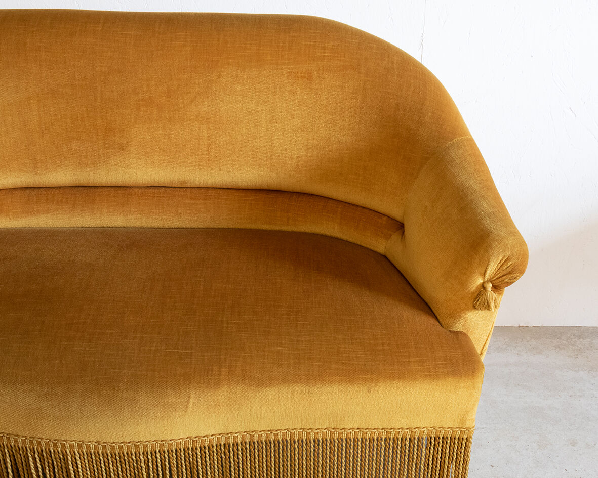 Gold toad bench