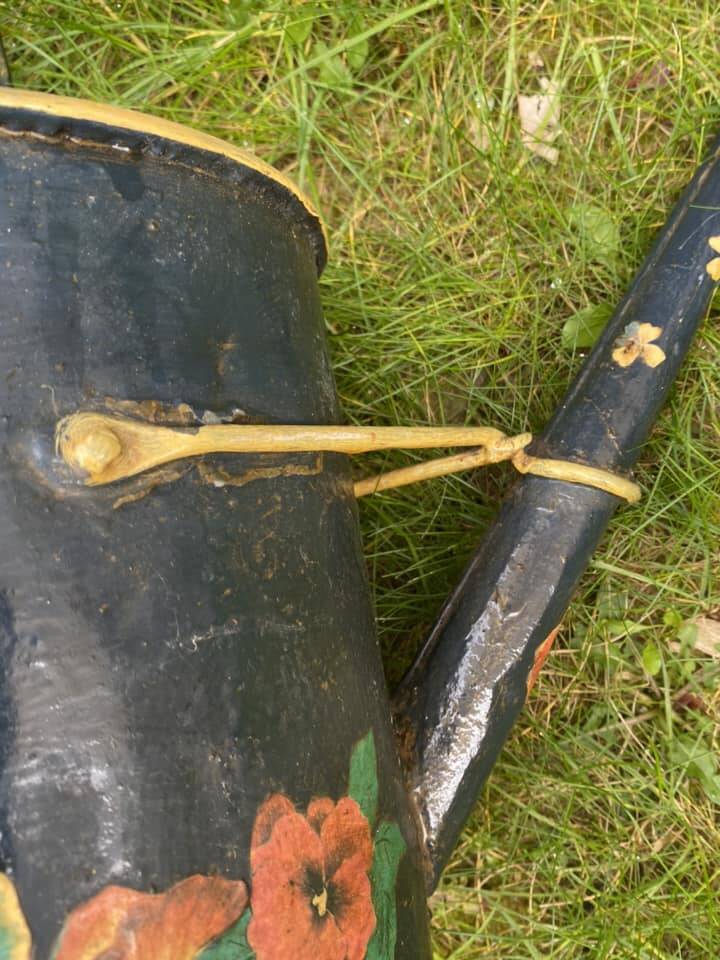 Very decorative metal watering can with “Pensées” decorations