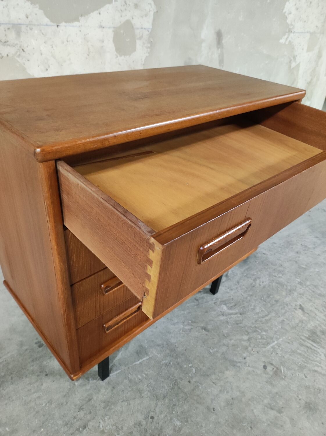 Vintage Scandinavian chest of drawers