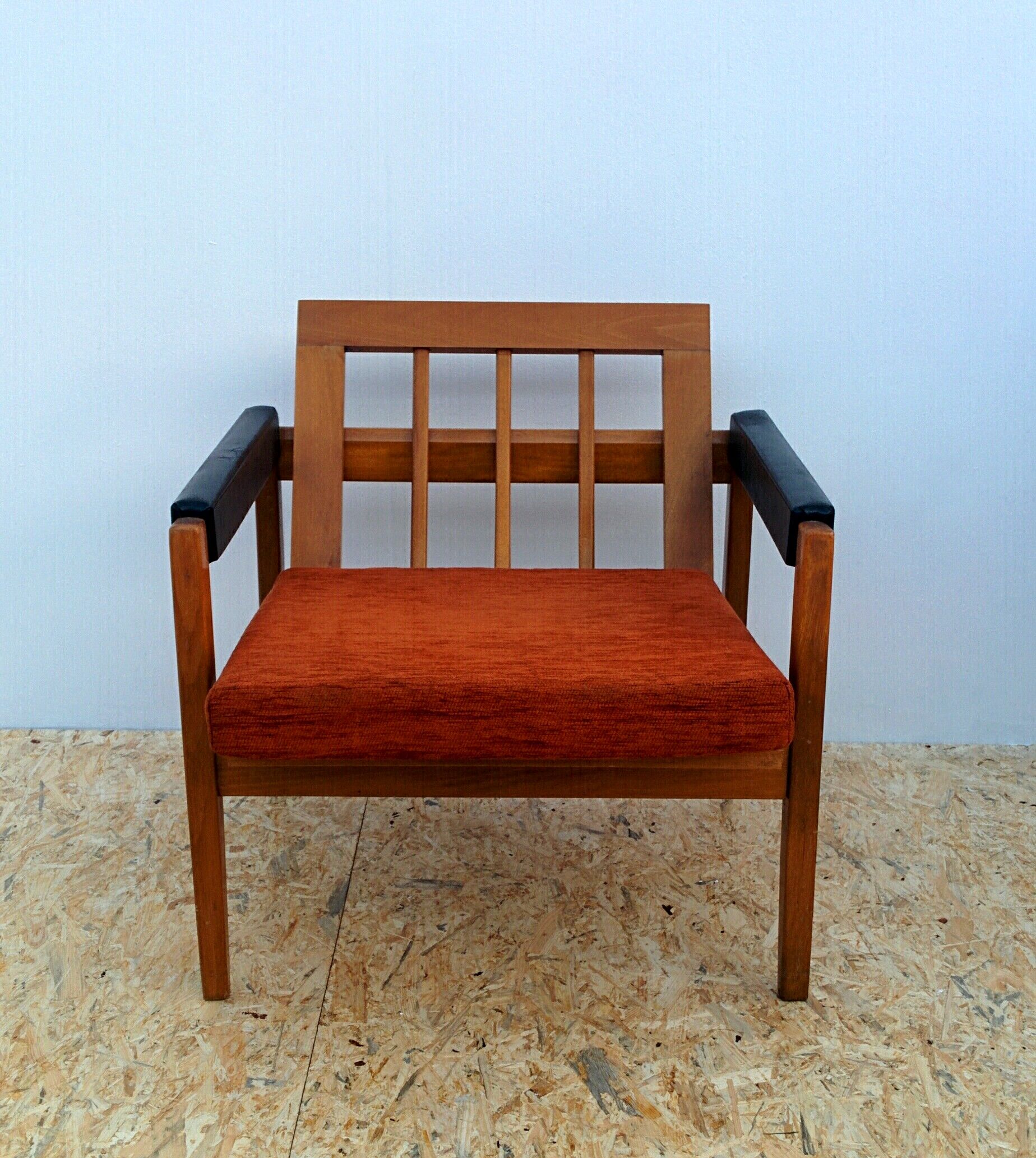 Fauteuil vintage à barreaux