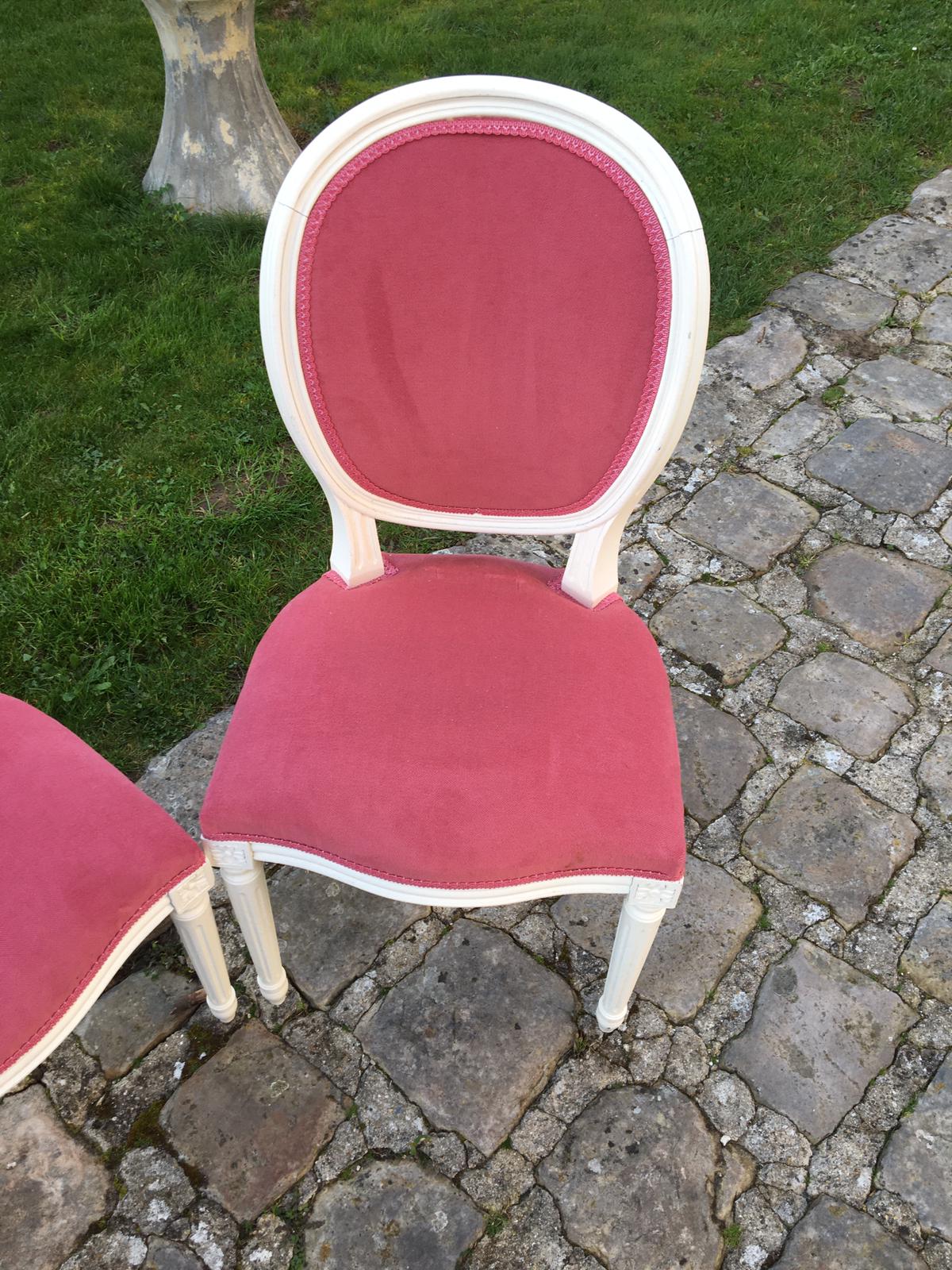 Série de chaises de style Louis XVI roses