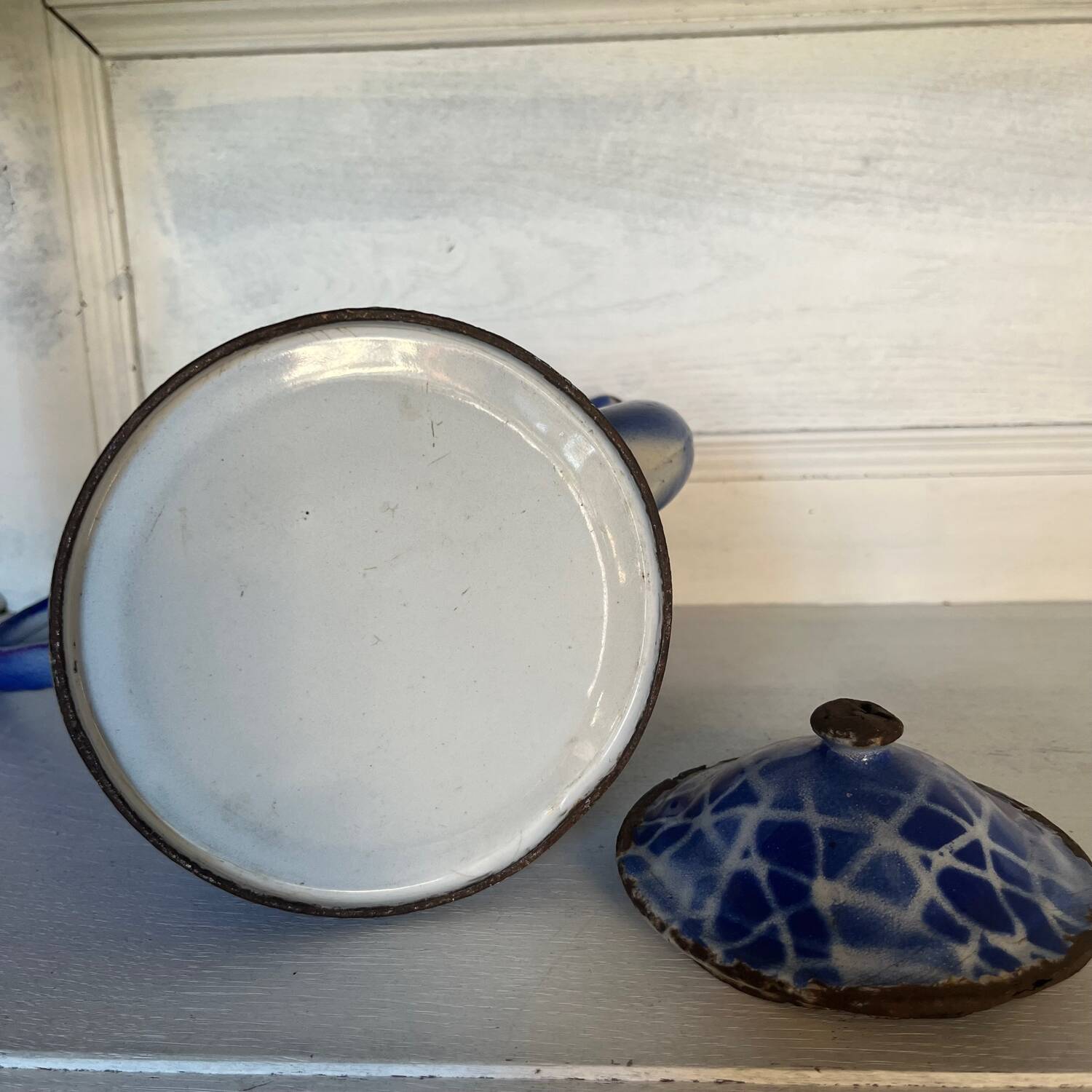 Enameled sheet metal coffee maker