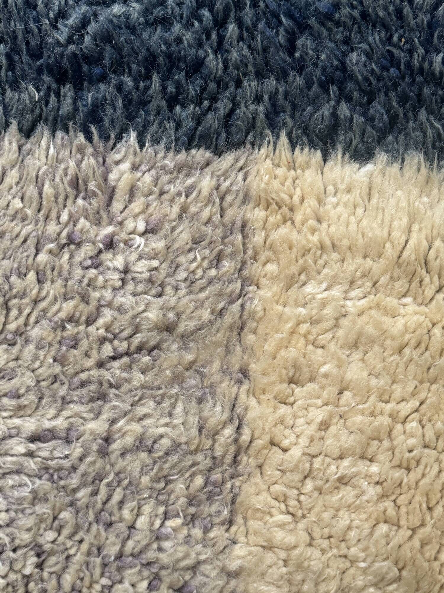 Thick vintage Berber rug, 100% handwoven sheep wool.